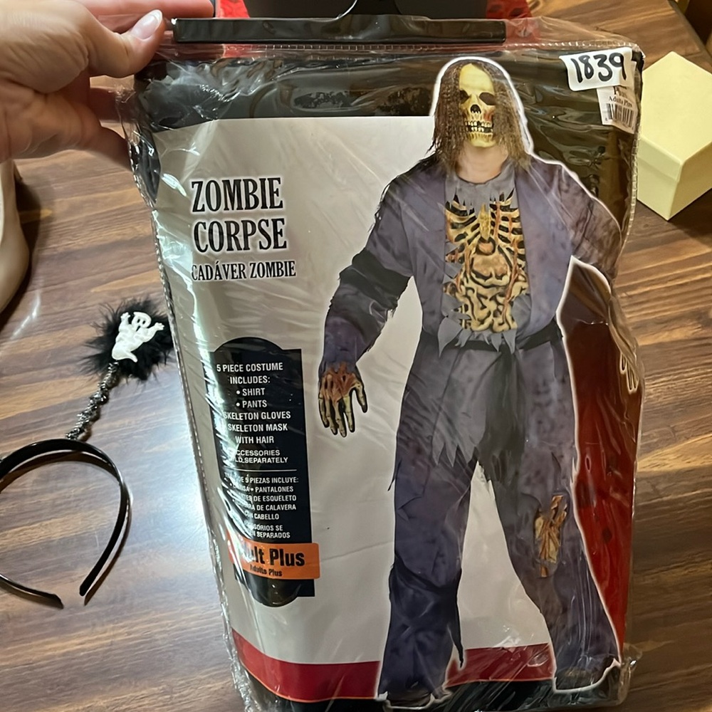 Zombi corpse adult plus costume bought from party city years ago
